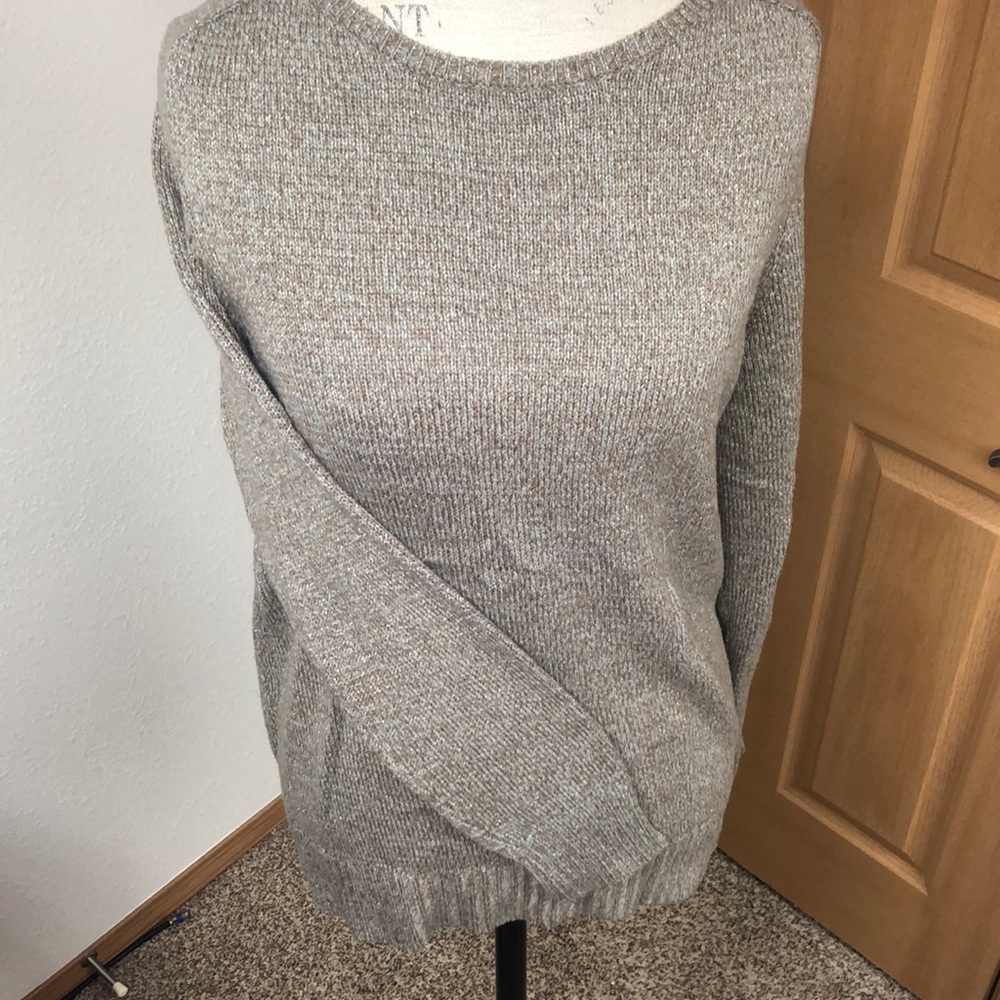 💥3/$15 Cute long sleeve sweater